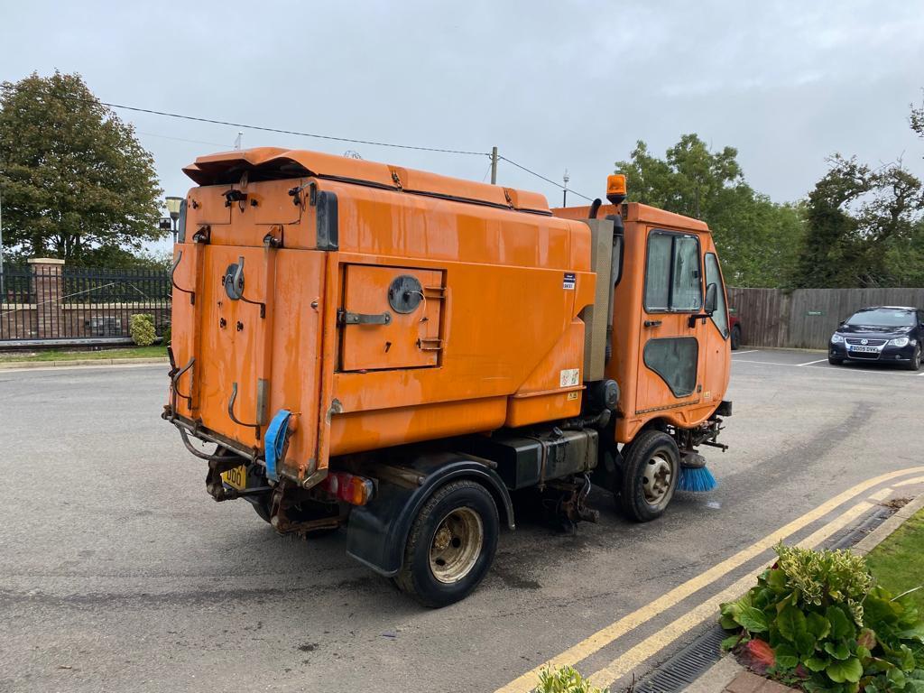 scarab-sweeper-2-axle-sweeper-gleneden