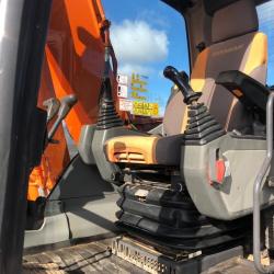 DOOSAN DX140LC