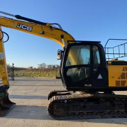 JCB JS131 PLUS