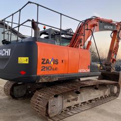 HITACHI ZX210