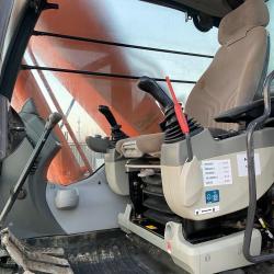 HITACHI ZX210