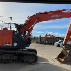 HITACHI ZX225-6