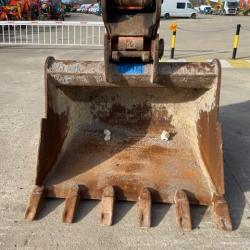 HITACHI ZX225-6