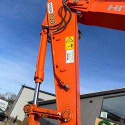 HITACHI ZX225-6