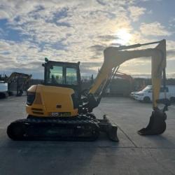 JCB 85z