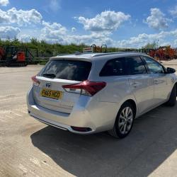 Toyota Auris Excel VVVT-1 CVT ESTATE
