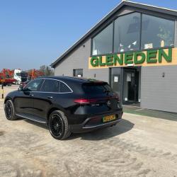 MERCEDES BENZ EQC400