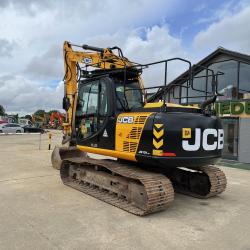 JCB JS131