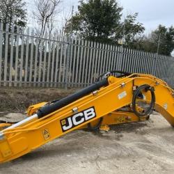 JCB JS130