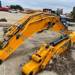 JCB JS130