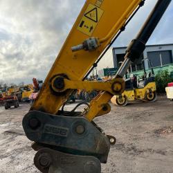 JCB JS220LC