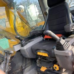 JCB JS220LC