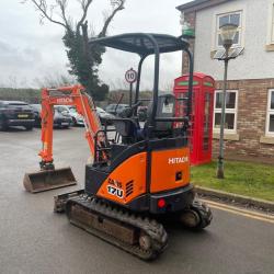 Hitachi ZX17U