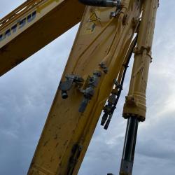 KOMATSU PC210LC-11