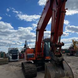 DOOSAN DX225