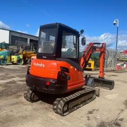 Kubota KX71-3