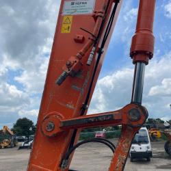 HITACHI ZX225USLC-6