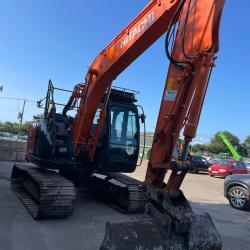 HITACHI ZX135US-6