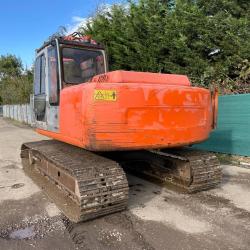 HITACHI EX135