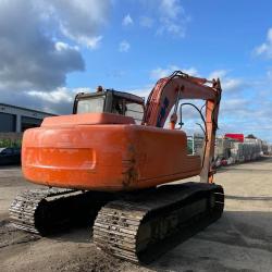 HITACHI EX135
