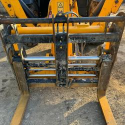 JCB 540-140 Hi-Vis