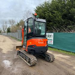 KUBOTA U27-4