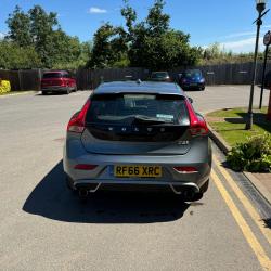 VOLVO V40