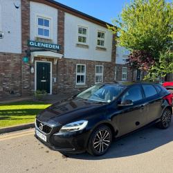 VOLVO V40 Momentum Nav + D2
