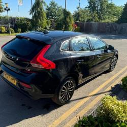 VOLVO V40 Momentum Nav + D2