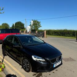 VOLVO V40 Momentum Nav + D2