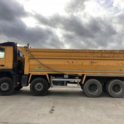 VOLVO FMX410 8x4 TIPPERS