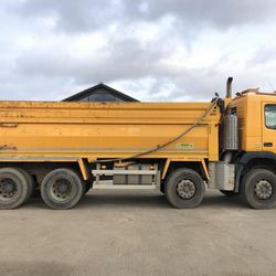 VOLVO FMX410 8x4 TIPPERS