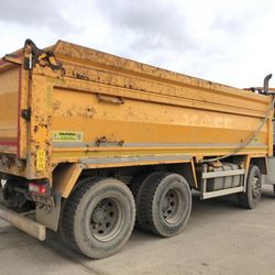 VOLVO FMX410 8x4 TIPPERS