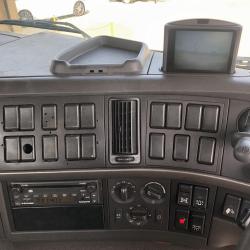 VOLVO FM-400 8x4 HOOKLOADER
