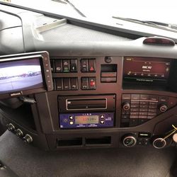 VOLVO FMX410 8x4 TIPPERS